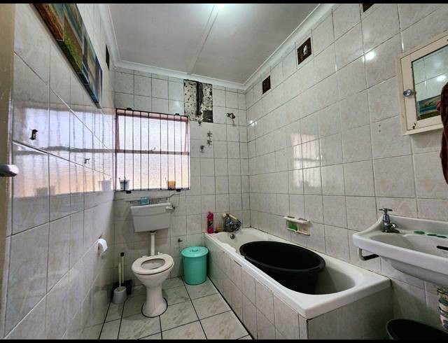 2 BEDROOM APARTMENT FOR SALE IN GOODWOOD ESTATE